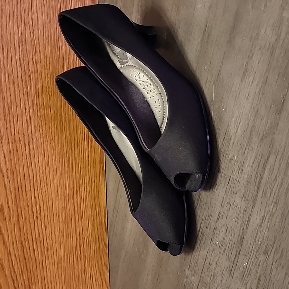 Womens shoes